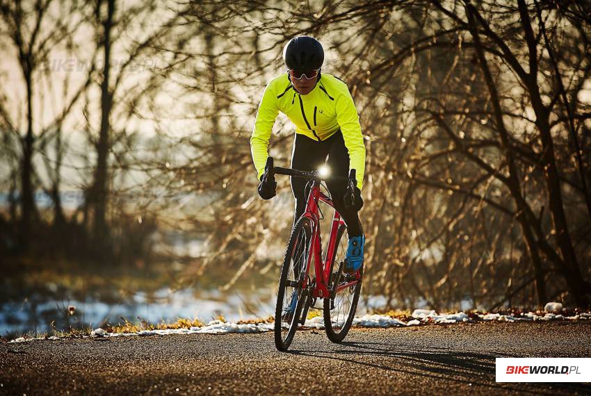 Zdjęcie do artykułu: Ubranie zimowe na rower: Sprawdź, jak się ubrać na rower jesienią i zimą?